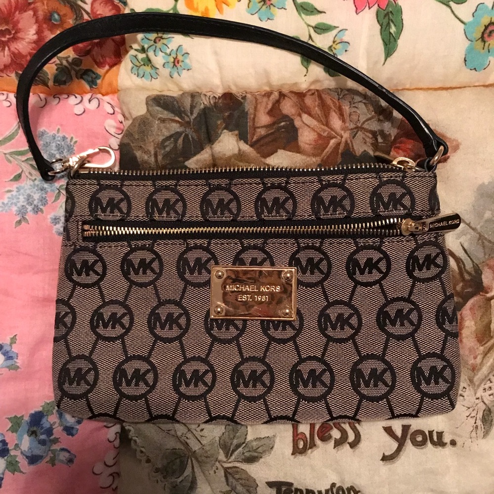 Michael kors clutch
